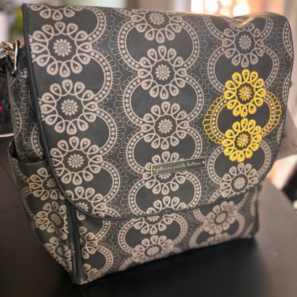 NWT Petunia Pickle Bottom Grey Black Yellow Embroidered Diaper Bag Set - Picture 3 of 9